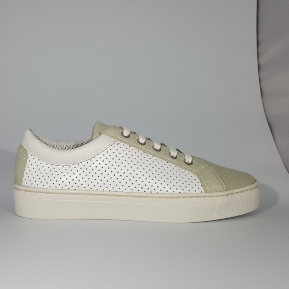 THE FLEXX Shoes - The Flexx White and Gold Vented Sneaker